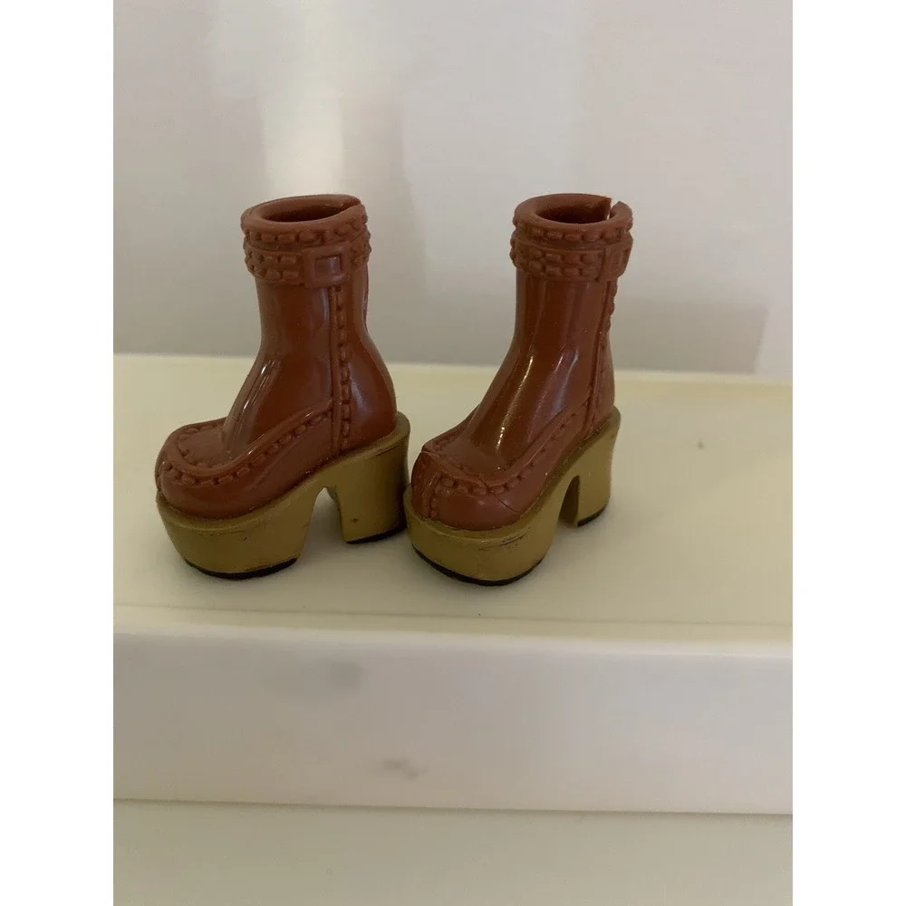 Barbie My Scene Brown Tan Chunky Heel Buckle Boots